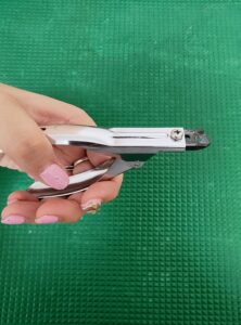 ギロチン式の爪切り